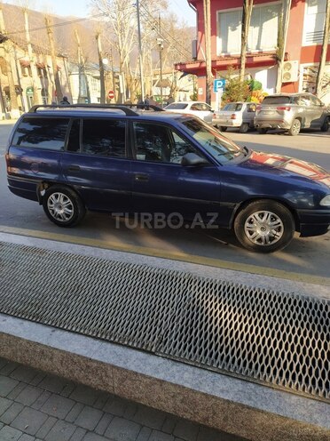 Opel Astra 1995, 255,000 km - 1.6 l - Şəki