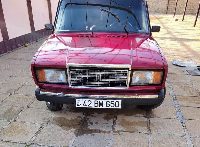 LADA (VAZ) 2107 2002, 42,650 km - 1.5 l - Salyan
