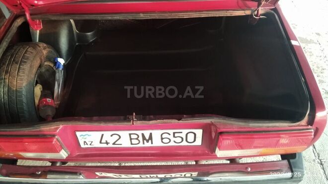 LADA (VAZ) 2107 2002, 42,650 km - 1.5 l - Salyan