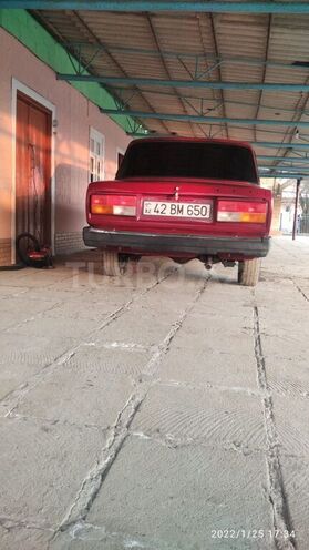 LADA (VAZ) 2107 2002, 42,650 km - 1.5 l - Salyan