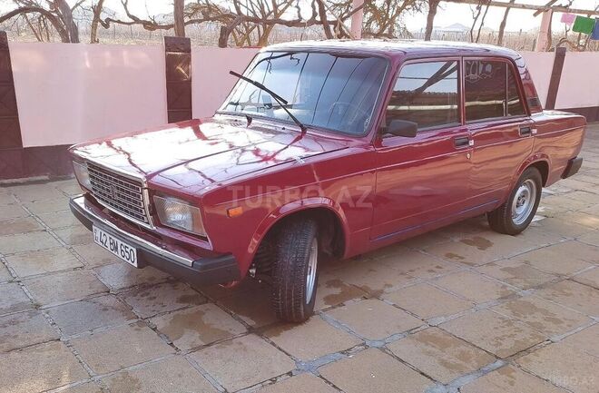 LADA (VAZ) 2107 2002, 42,650 km - 1.5 l - Salyan