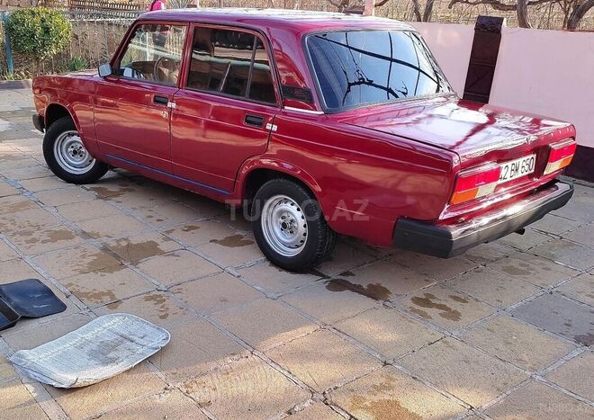 LADA (VAZ) 2107 2002, 42,650 km - 1.5 l - Salyan