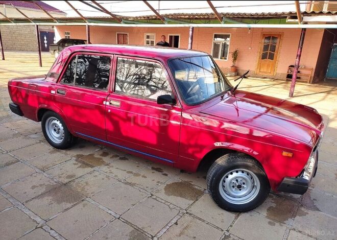 LADA (VAZ) 2107 2002, 42,650 km - 1.5 l - Salyan