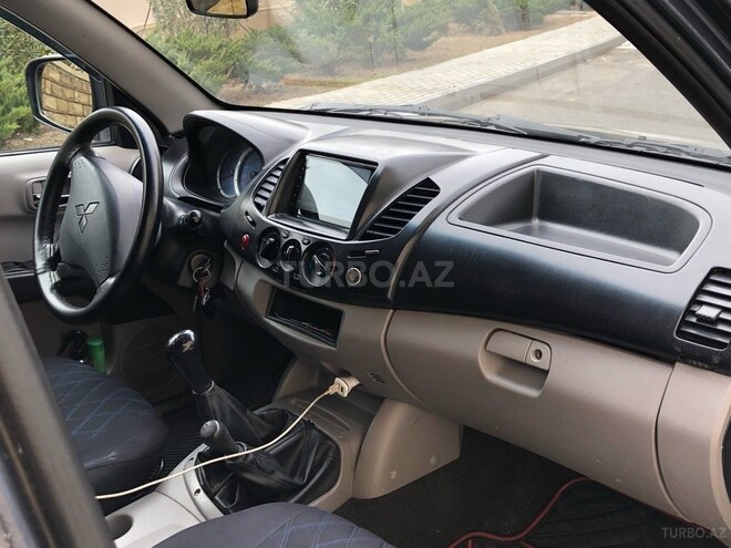 Mitsubishi L200 2008, 210,000 km - 2.5 l - Bakı