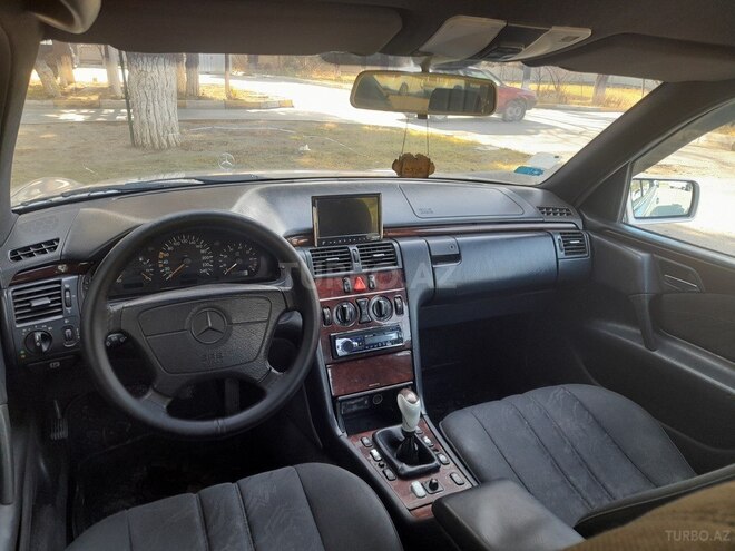 Mercedes E 200 1999, 295,000 km - 2.0 l - Xırdalan