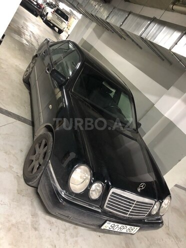 Mercedes E 220 1999, 355,000 km - 2.2 l - Bakı