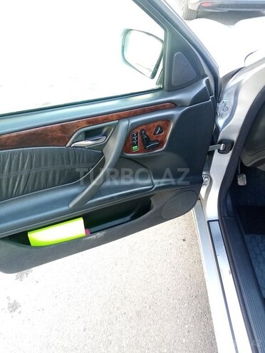 Mercedes E 320 1999, 394,200 km - 3.2 л - Bakı