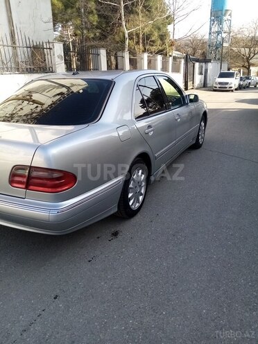 Mercedes E 320 1999, 394,200 km - 3.2 л - Bakı