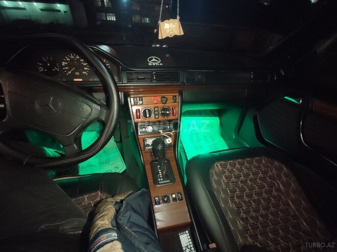 Mercedes E 250 1994, 552,000 km - 2.5 л - Bakı