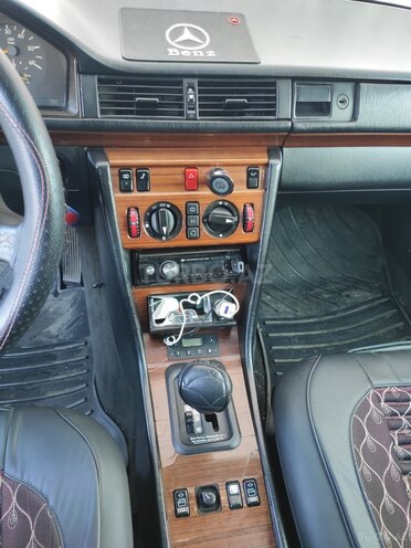 Mercedes E 250 1994, 552,000 km - 2.5 л - Bakı