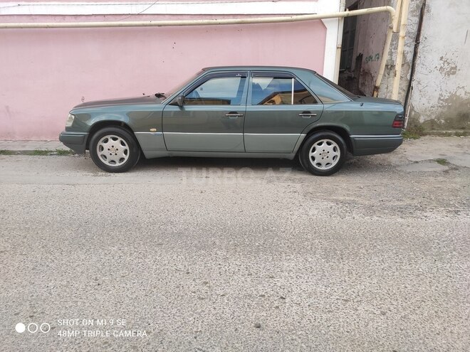 Mercedes E 250 1994, 552,000 km - 2.5 л - Bakı