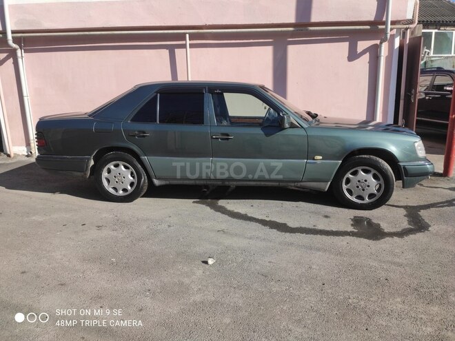 Mercedes E 250 1994, 552,000 km - 2.5 л - Bakı