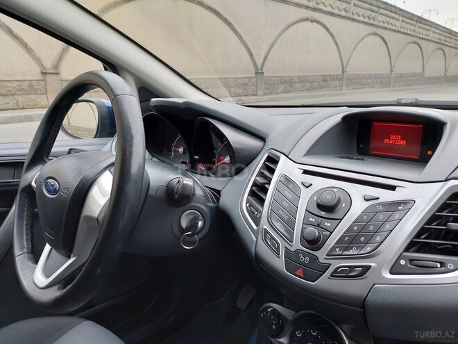 Ford Fiesta 2009, 300,000 km - 1.4 l - Bakı