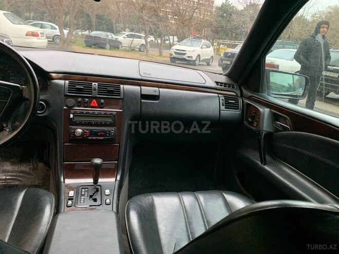 Mercedes E 230 1996, 450,000 km - 2.3 l - Bakı
