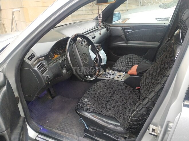 Mercedes E 280 1998, 324,000 km - 2.8 l - Bakı