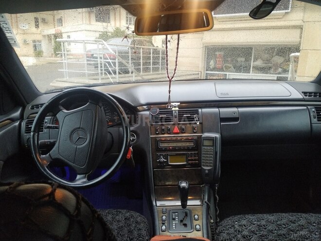 Mercedes E 280 1998, 324,000 km - 2.8 l - Bakı