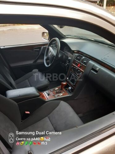 Mercedes E 220 2001, 450,000 km - 2.2 l - Mingəçevir
