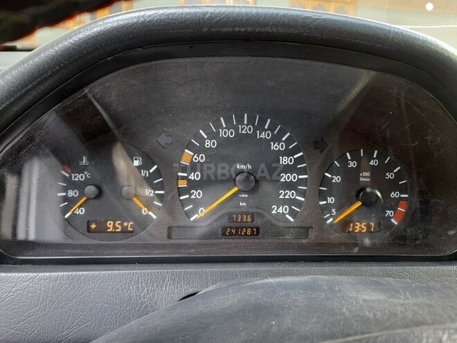 Mercedes C 220 1995, 271,423 km - 2.2 l - Gəncə