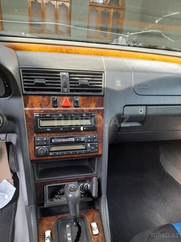 Mercedes C 220 1995, 271,423 km - 2.2 l - Gəncə