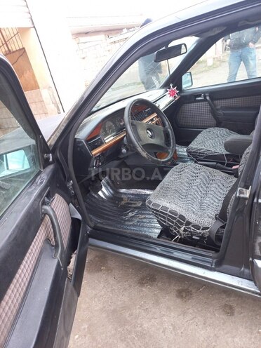 Mercedes 190 1991, 250,000 km - 2.0 л - Sabirabad