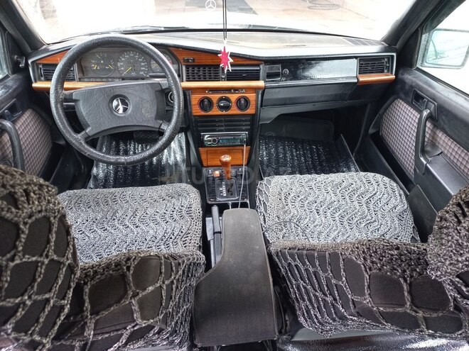 Mercedes 190 1991, 250,000 km - 2.0 л - Sabirabad