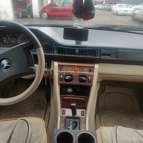 Mercedes E 300 1988, 350,000 km - 3.0 l - Bakı