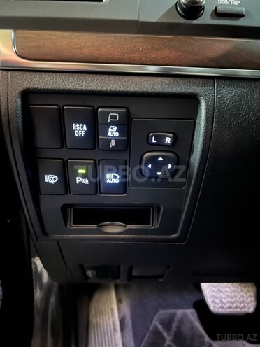 Toyota Land Cruiser 2018, 49,500 km - 4.6 l - Bakı