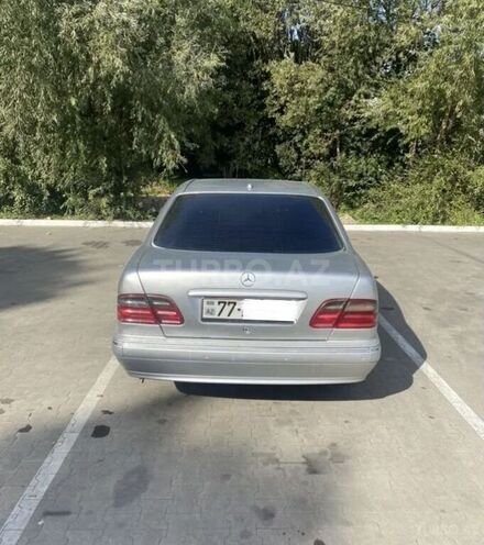 Mercedes E 220 1999, 423,956 km - 2.2 l - Bakı