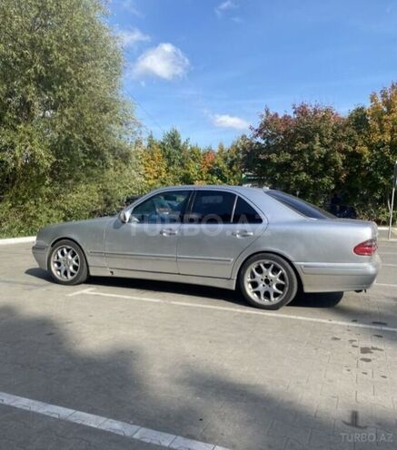 Mercedes E 220 1999, 423,956 km - 2.2 l - Bakı