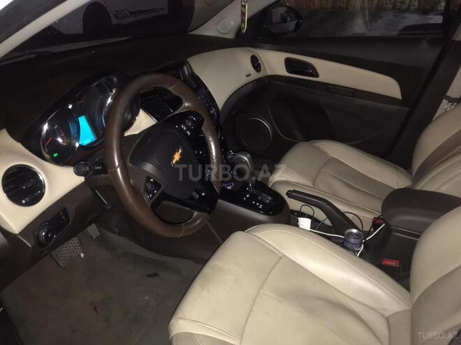 Chevrolet Cruze 2010, 261,700 km - 1.4 л - Bakı