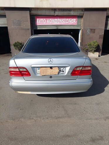 Mercedes E 240 2000, 298,000 km - 2.4 л - Sumqayıt