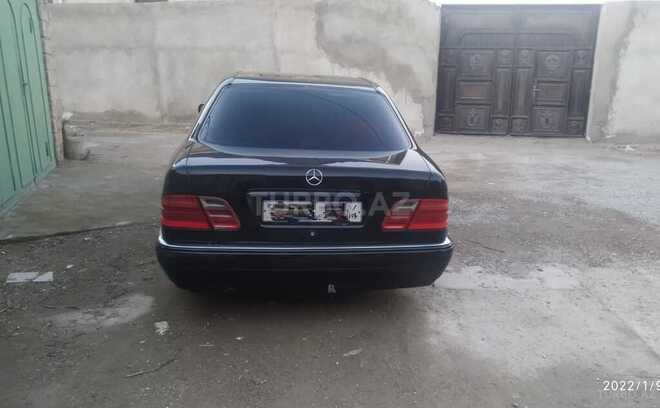 Mercedes E 200 1998, 330,000 km - 2.0 л - Sumqayıt