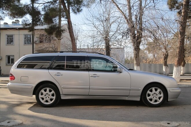 Mercedes E 220 2001, 300,000 km - 2.2 л - Salyan