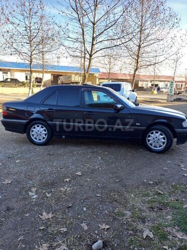 Mercedes C 200 1997, 390,050 km - 2.0 l - Füzuli
