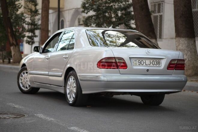 Mercedes E 240 2001, 219,853 km - 2.4 l - Göyçay