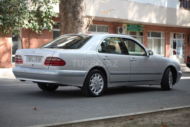 Mercedes E 240 2001, 219,853 km - 2.4 l - Göyçay