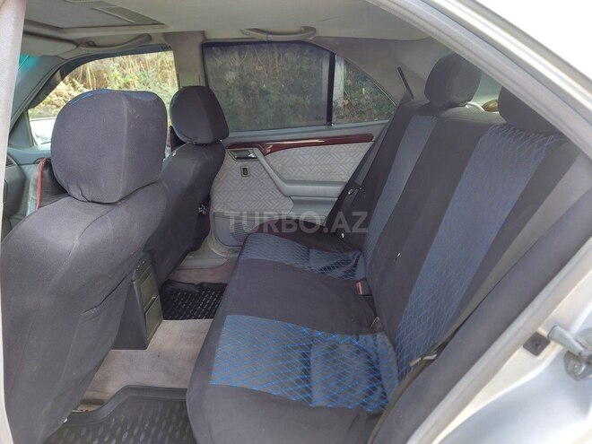 Mercedes C 220 1995, 251,072 km - 2.2 l - Şəki