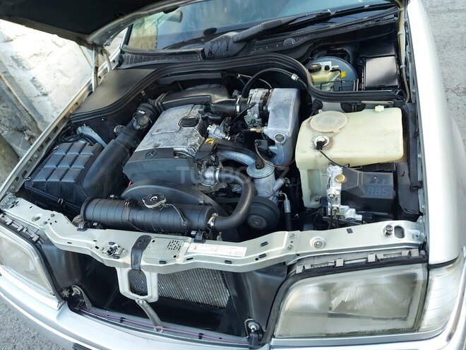 Mercedes C 220 1995, 251,072 km - 2.2 l - Şəki