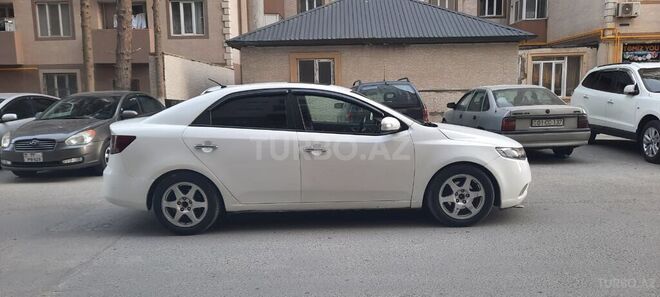Kia Cerato 2009, 240,000 km - 2.0 l - Xırdalan