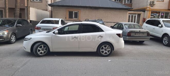 Kia Cerato 2009, 240,000 km - 2.0 l - Xırdalan