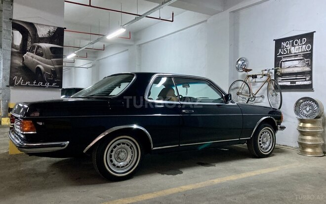 Mercedes  1984, 41,000 km - 2.0 l - Bakı