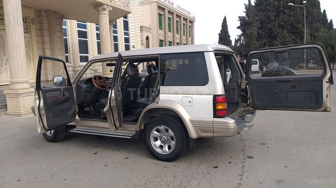 Mitsubishi Pajero 1993, 19,500 km - 2.5 l - Gəncə