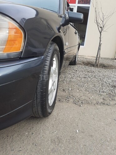 Mercedes C 180 1998, 373,427 km - 1.8 л - Qazax