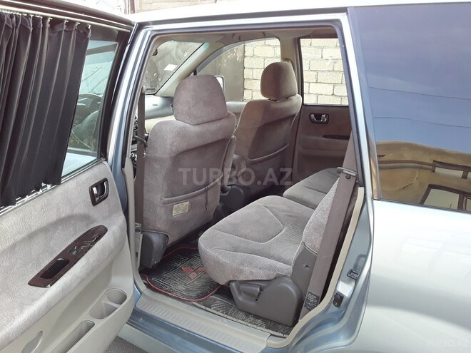 Mitsubishi Grandis 2001, 197,000 km - 2.4 l - Gəncə