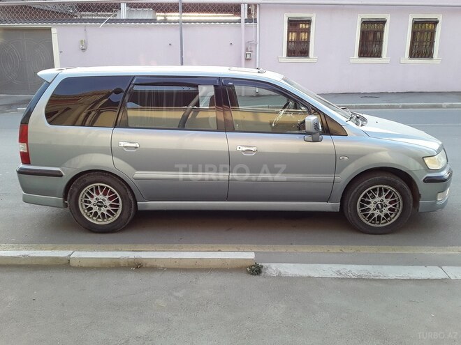 Mitsubishi Grandis 2001, 197,000 km - 2.4 l - Gəncə