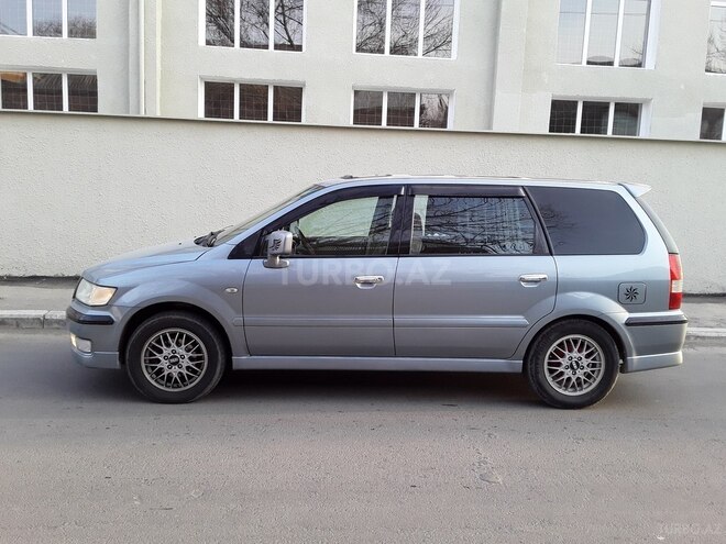 Mitsubishi Grandis 2001, 197,000 km - 2.4 l - Gəncə