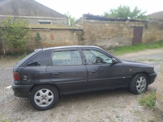 Opel Astra 1996, 239,900 km - 1.8 l - Sumqayıt