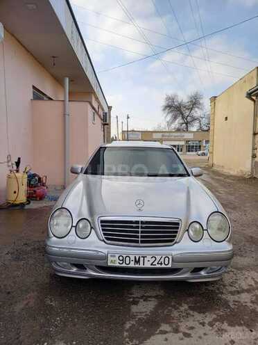 Mercedes E 240 2001, 32,488 km - 2.4 l - Salyan