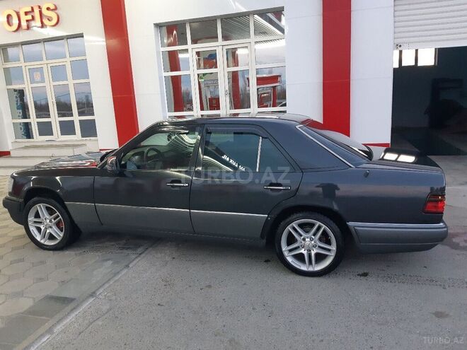 Mercedes E 200 1993, 36,548 km - 2.0 l - Bakı