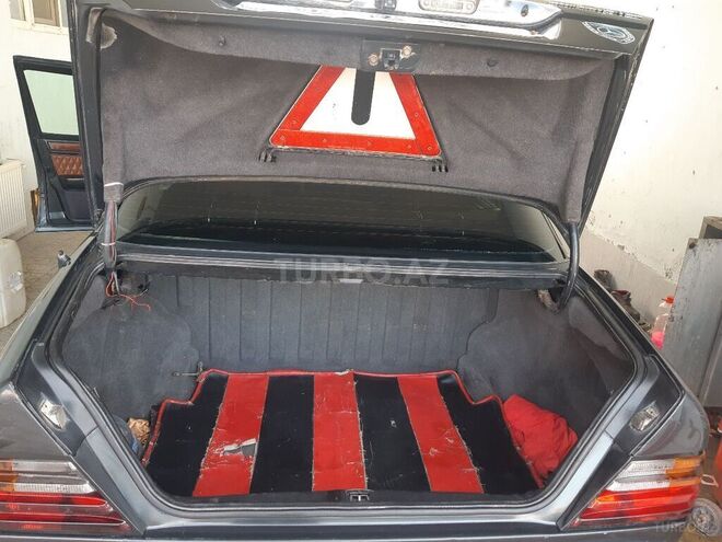 Mercedes E 200 1993, 36,548 km - 2.0 l - Bakı